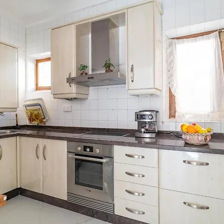 Apartment 4 Bedroom Awesome In Gor