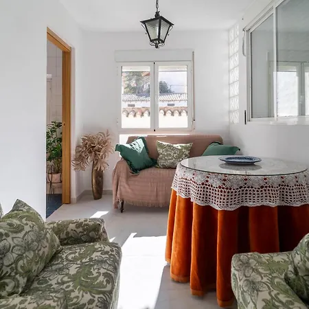 Apartment 4 Bedroom Awesome In *