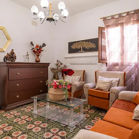 4 Bedroom Awesome In Apartment *